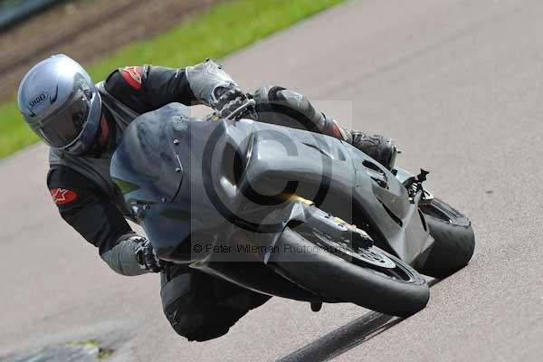 Motorcycle action photographs;Rockingham;Rockingham photographs;event digital images;eventdigitalimages;no limits trackday;peter wileman photography;rockingham corby northamptonshire;trackday;trackday digital images;trackday photos
