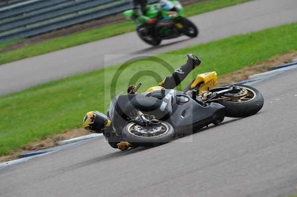 Motorcycle action photographs;Rockingham;Rockingham photographs;event digital images;eventdigitalimages;no limits trackday;peter wileman photography;rockingham corby northamptonshire;trackday;trackday digital images;trackday photos