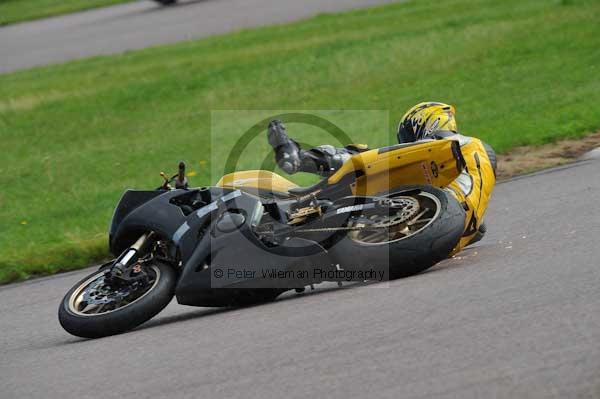 Motorcycle action photographs;Rockingham;Rockingham photographs;event digital images;eventdigitalimages;no limits trackday;peter wileman photography;rockingham corby northamptonshire;trackday;trackday digital images;trackday photos