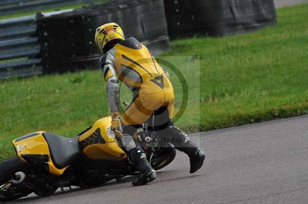 Motorcycle action photographs;Rockingham;Rockingham photographs;event digital images;eventdigitalimages;no limits trackday;peter wileman photography;rockingham corby northamptonshire;trackday;trackday digital images;trackday photos