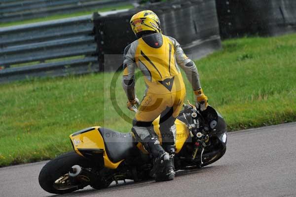 Motorcycle action photographs;Rockingham;Rockingham photographs;event digital images;eventdigitalimages;no limits trackday;peter wileman photography;rockingham corby northamptonshire;trackday;trackday digital images;trackday photos