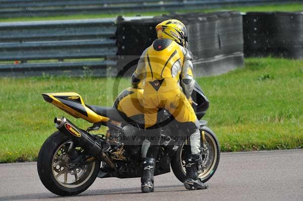 Motorcycle action photographs;Rockingham;Rockingham photographs;event digital images;eventdigitalimages;no limits trackday;peter wileman photography;rockingham corby northamptonshire;trackday;trackday digital images;trackday photos