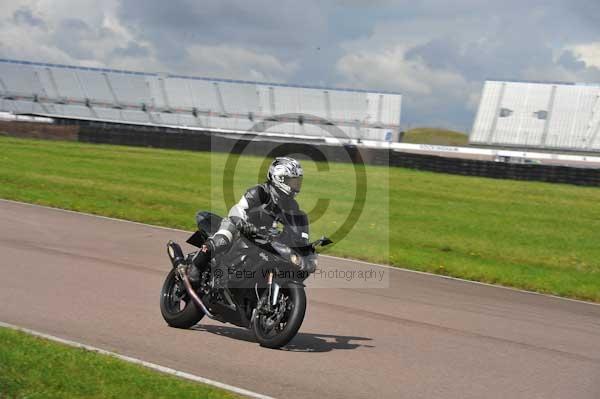 Motorcycle action photographs;Rockingham;Rockingham photographs;event digital images;eventdigitalimages;no limits trackday;peter wileman photography;rockingham corby northamptonshire;trackday;trackday digital images;trackday photos