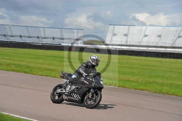 Motorcycle action photographs;Rockingham;Rockingham photographs;event digital images;eventdigitalimages;no limits trackday;peter wileman photography;rockingham corby northamptonshire;trackday;trackday digital images;trackday photos