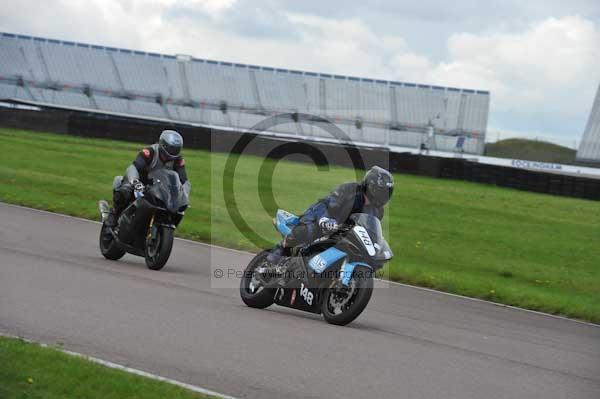Motorcycle action photographs;Rockingham;Rockingham photographs;event digital images;eventdigitalimages;no limits trackday;peter wileman photography;rockingham corby northamptonshire;trackday;trackday digital images;trackday photos