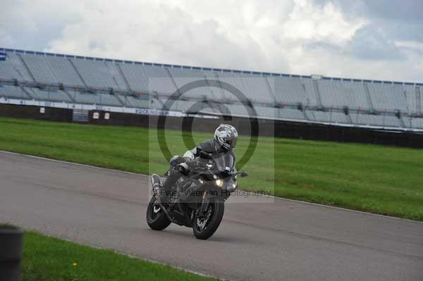 Motorcycle action photographs;Rockingham;Rockingham photographs;event digital images;eventdigitalimages;no limits trackday;peter wileman photography;rockingham corby northamptonshire;trackday;trackday digital images;trackday photos
