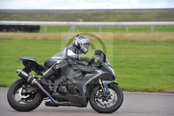 Motorcycle action photographs;Rockingham;Rockingham photographs;event digital images;eventdigitalimages;no limits trackday;peter wileman photography;rockingham corby northamptonshire;trackday;trackday digital images;trackday photos