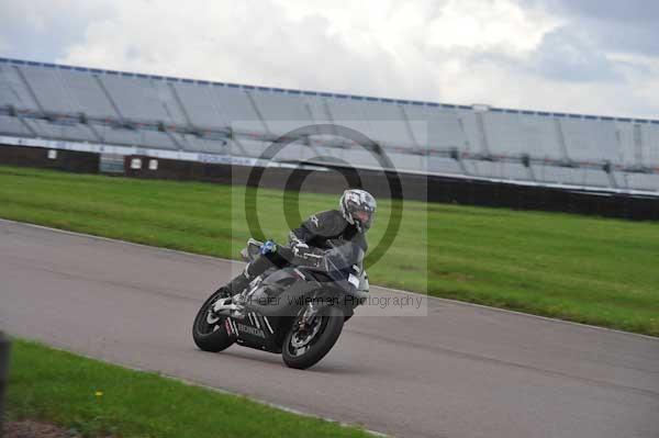 Motorcycle action photographs;Rockingham;Rockingham photographs;event digital images;eventdigitalimages;no limits trackday;peter wileman photography;rockingham corby northamptonshire;trackday;trackday digital images;trackday photos
