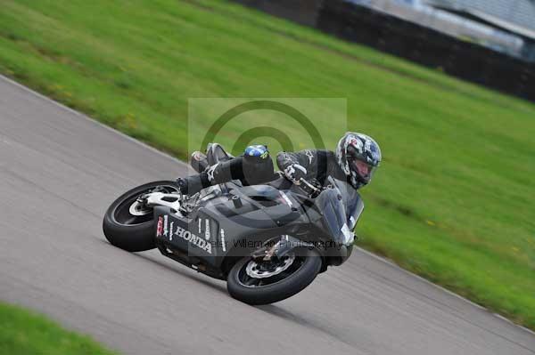 Motorcycle action photographs;Rockingham;Rockingham photographs;event digital images;eventdigitalimages;no limits trackday;peter wileman photography;rockingham corby northamptonshire;trackday;trackday digital images;trackday photos