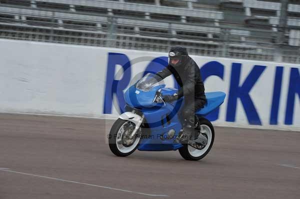 Motorcycle action photographs;Rockingham;Rockingham photographs;event digital images;eventdigitalimages;no limits trackday;peter wileman photography;rockingham corby northamptonshire;trackday;trackday digital images;trackday photos