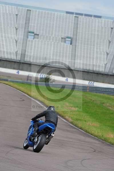 Motorcycle action photographs;Rockingham;Rockingham photographs;event digital images;eventdigitalimages;no limits trackday;peter wileman photography;rockingham corby northamptonshire;trackday;trackday digital images;trackday photos