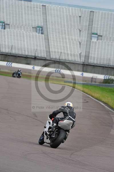 Motorcycle action photographs;Rockingham;Rockingham photographs;event digital images;eventdigitalimages;no limits trackday;peter wileman photography;rockingham corby northamptonshire;trackday;trackday digital images;trackday photos