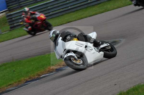 Motorcycle action photographs;Rockingham;Rockingham photographs;event digital images;eventdigitalimages;no limits trackday;peter wileman photography;rockingham corby northamptonshire;trackday;trackday digital images;trackday photos