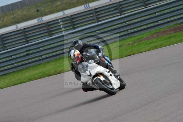 Motorcycle action photographs;Rockingham;Rockingham photographs;event digital images;eventdigitalimages;no limits trackday;peter wileman photography;rockingham corby northamptonshire;trackday;trackday digital images;trackday photos