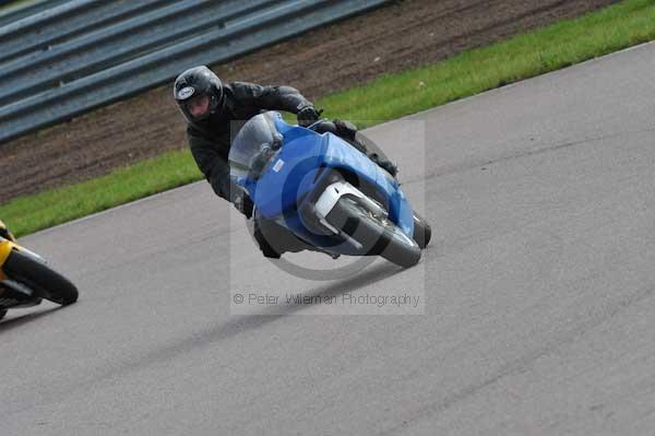Motorcycle action photographs;Rockingham;Rockingham photographs;event digital images;eventdigitalimages;no limits trackday;peter wileman photography;rockingham corby northamptonshire;trackday;trackday digital images;trackday photos