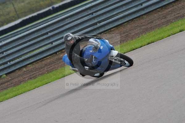 Motorcycle action photographs;Rockingham;Rockingham photographs;event digital images;eventdigitalimages;no limits trackday;peter wileman photography;rockingham corby northamptonshire;trackday;trackday digital images;trackday photos