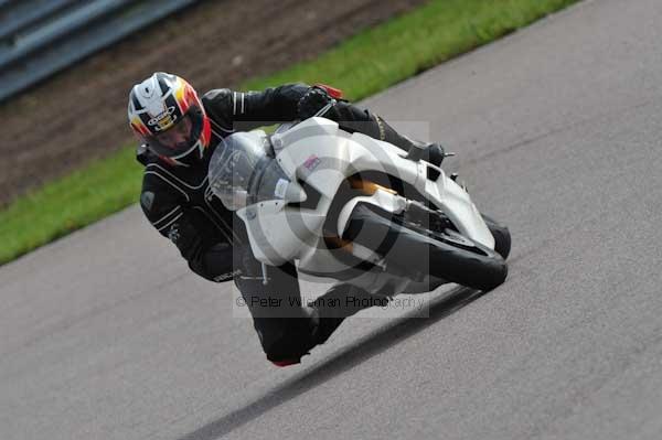 Motorcycle action photographs;Rockingham;Rockingham photographs;event digital images;eventdigitalimages;no limits trackday;peter wileman photography;rockingham corby northamptonshire;trackday;trackday digital images;trackday photos