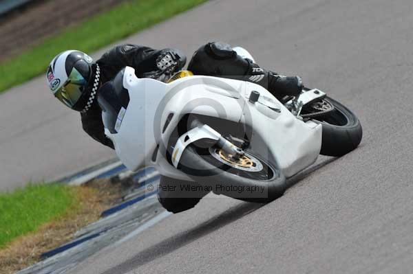 Motorcycle action photographs;Rockingham;Rockingham photographs;event digital images;eventdigitalimages;no limits trackday;peter wileman photography;rockingham corby northamptonshire;trackday;trackday digital images;trackday photos