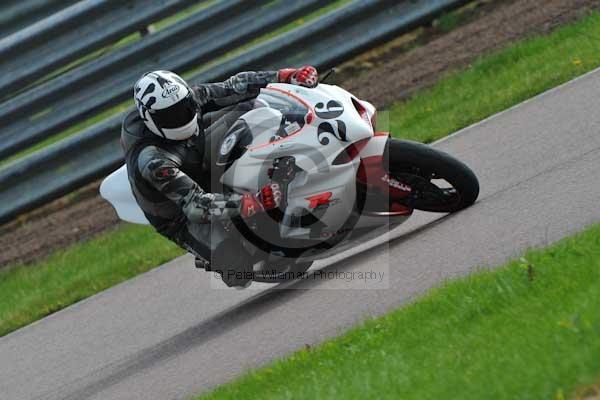 Motorcycle action photographs;Rockingham;Rockingham photographs;event digital images;eventdigitalimages;no limits trackday;peter wileman photography;rockingham corby northamptonshire;trackday;trackday digital images;trackday photos