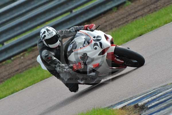 Motorcycle action photographs;Rockingham;Rockingham photographs;event digital images;eventdigitalimages;no limits trackday;peter wileman photography;rockingham corby northamptonshire;trackday;trackday digital images;trackday photos