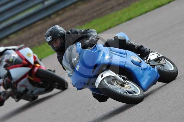 Motorcycle action photographs;Rockingham;Rockingham photographs;event digital images;eventdigitalimages;no limits trackday;peter wileman photography;rockingham corby northamptonshire;trackday;trackday digital images;trackday photos