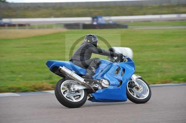 Motorcycle action photographs;Rockingham;Rockingham photographs;event digital images;eventdigitalimages;no limits trackday;peter wileman photography;rockingham corby northamptonshire;trackday;trackday digital images;trackday photos