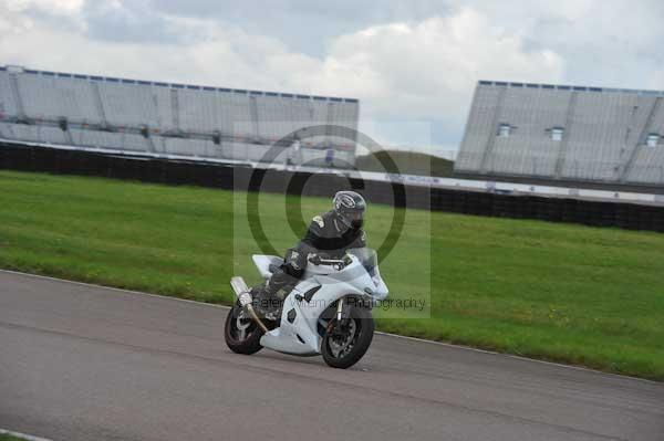Motorcycle action photographs;Rockingham;Rockingham photographs;event digital images;eventdigitalimages;no limits trackday;peter wileman photography;rockingham corby northamptonshire;trackday;trackday digital images;trackday photos
