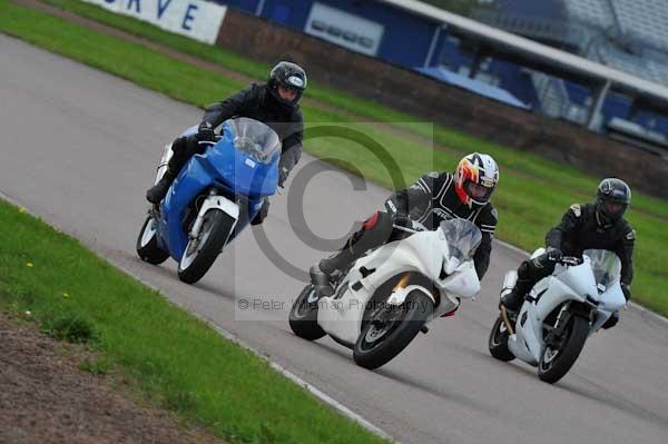 Motorcycle action photographs;Rockingham;Rockingham photographs;event digital images;eventdigitalimages;no limits trackday;peter wileman photography;rockingham corby northamptonshire;trackday;trackday digital images;trackday photos