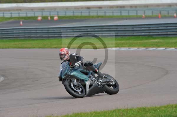 Motorcycle action photographs;Rockingham;Rockingham photographs;event digital images;eventdigitalimages;no limits trackday;peter wileman photography;rockingham corby northamptonshire;trackday;trackday digital images;trackday photos