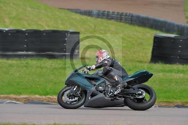Motorcycle action photographs;Rockingham;Rockingham photographs;event digital images;eventdigitalimages;no limits trackday;peter wileman photography;rockingham corby northamptonshire;trackday;trackday digital images;trackday photos