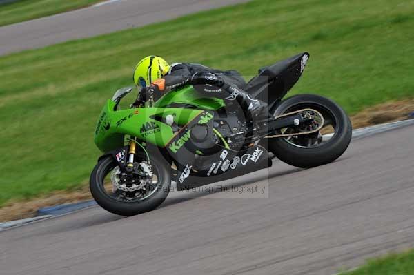 Motorcycle action photographs;Rockingham;Rockingham photographs;event digital images;eventdigitalimages;no limits trackday;peter wileman photography;rockingham corby northamptonshire;trackday;trackday digital images;trackday photos