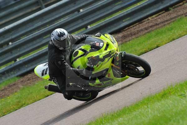 Motorcycle action photographs;Rockingham;Rockingham photographs;event digital images;eventdigitalimages;no limits trackday;peter wileman photography;rockingham corby northamptonshire;trackday;trackday digital images;trackday photos