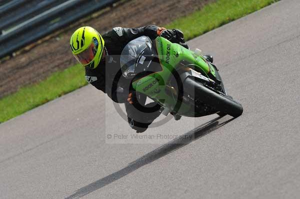 Motorcycle action photographs;Rockingham;Rockingham photographs;event digital images;eventdigitalimages;no limits trackday;peter wileman photography;rockingham corby northamptonshire;trackday;trackday digital images;trackday photos