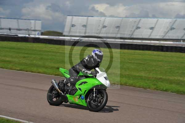 Motorcycle action photographs;Rockingham;Rockingham photographs;event digital images;eventdigitalimages;no limits trackday;peter wileman photography;rockingham corby northamptonshire;trackday;trackday digital images;trackday photos