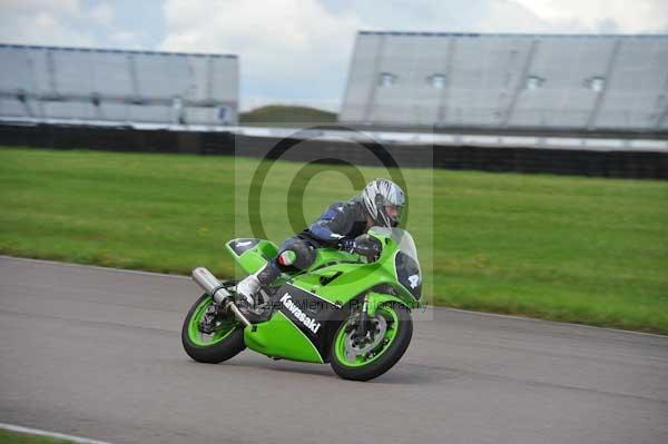 Motorcycle action photographs;Rockingham;Rockingham photographs;event digital images;eventdigitalimages;no limits trackday;peter wileman photography;rockingham corby northamptonshire;trackday;trackday digital images;trackday photos