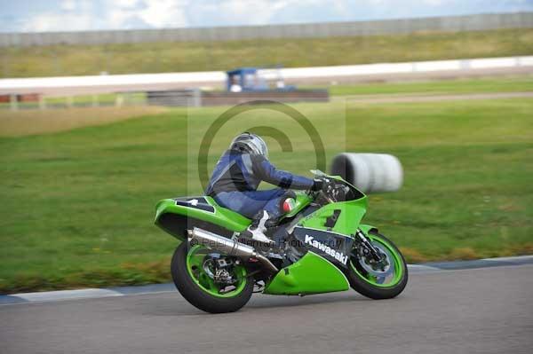 Motorcycle action photographs;Rockingham;Rockingham photographs;event digital images;eventdigitalimages;no limits trackday;peter wileman photography;rockingham corby northamptonshire;trackday;trackday digital images;trackday photos