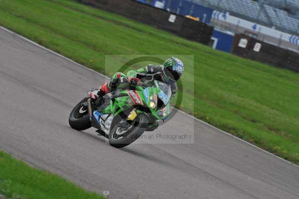 Motorcycle action photographs;Rockingham;Rockingham photographs;event digital images;eventdigitalimages;no limits trackday;peter wileman photography;rockingham corby northamptonshire;trackday;trackday digital images;trackday photos