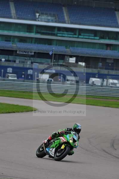 Motorcycle action photographs;Rockingham;Rockingham photographs;event digital images;eventdigitalimages;no limits trackday;peter wileman photography;rockingham corby northamptonshire;trackday;trackday digital images;trackday photos