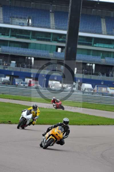 Motorcycle action photographs;Rockingham;Rockingham photographs;event digital images;eventdigitalimages;no limits trackday;peter wileman photography;rockingham corby northamptonshire;trackday;trackday digital images;trackday photos