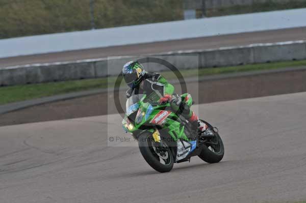 Motorcycle action photographs;Rockingham;Rockingham photographs;event digital images;eventdigitalimages;no limits trackday;peter wileman photography;rockingham corby northamptonshire;trackday;trackday digital images;trackday photos