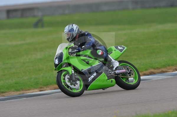 Motorcycle action photographs;Rockingham;Rockingham photographs;event digital images;eventdigitalimages;no limits trackday;peter wileman photography;rockingham corby northamptonshire;trackday;trackday digital images;trackday photos