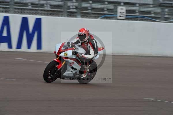 Motorcycle action photographs;Rockingham;Rockingham photographs;event digital images;eventdigitalimages;no limits trackday;peter wileman photography;rockingham corby northamptonshire;trackday;trackday digital images;trackday photos