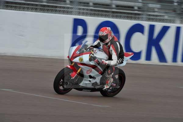 Motorcycle action photographs;Rockingham;Rockingham photographs;event digital images;eventdigitalimages;no limits trackday;peter wileman photography;rockingham corby northamptonshire;trackday;trackday digital images;trackday photos