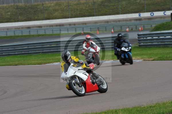 Motorcycle action photographs;Rockingham;Rockingham photographs;event digital images;eventdigitalimages;no limits trackday;peter wileman photography;rockingham corby northamptonshire;trackday;trackday digital images;trackday photos