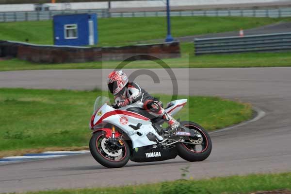 Motorcycle action photographs;Rockingham;Rockingham photographs;event digital images;eventdigitalimages;no limits trackday;peter wileman photography;rockingham corby northamptonshire;trackday;trackday digital images;trackday photos