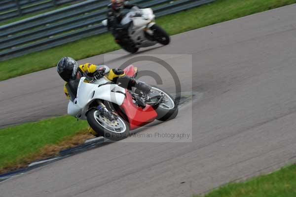 Motorcycle action photographs;Rockingham;Rockingham photographs;event digital images;eventdigitalimages;no limits trackday;peter wileman photography;rockingham corby northamptonshire;trackday;trackday digital images;trackday photos