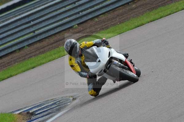 Motorcycle action photographs;Rockingham;Rockingham photographs;event digital images;eventdigitalimages;no limits trackday;peter wileman photography;rockingham corby northamptonshire;trackday;trackday digital images;trackday photos