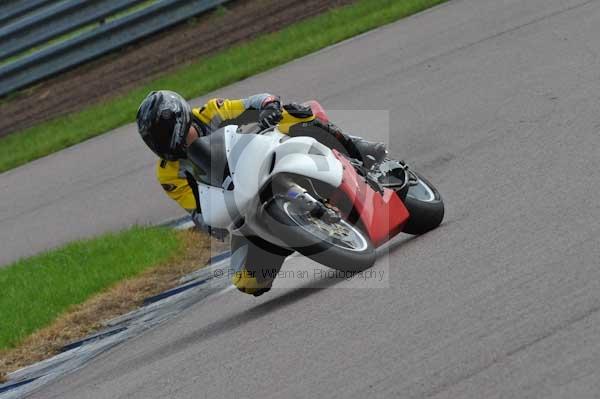 Motorcycle action photographs;Rockingham;Rockingham photographs;event digital images;eventdigitalimages;no limits trackday;peter wileman photography;rockingham corby northamptonshire;trackday;trackday digital images;trackday photos