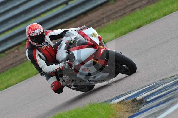 Motorcycle action photographs;Rockingham;Rockingham photographs;event digital images;eventdigitalimages;no limits trackday;peter wileman photography;rockingham corby northamptonshire;trackday;trackday digital images;trackday photos