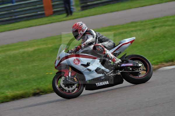 Motorcycle action photographs;Rockingham;Rockingham photographs;event digital images;eventdigitalimages;no limits trackday;peter wileman photography;rockingham corby northamptonshire;trackday;trackday digital images;trackday photos